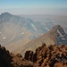 Արագած - Հյուսիսային (Aragac - Hyowsisayin; 4090,1m):<br /><br />Aussicht vom höchsten Punkt Armeniens über seinen etwa 4000m hohen westlichen Vorgipfel auf den Westgipfel, auf Armenisch Արագած - Աարևմտյան (Aragac - Aare͡wmtyan; 4001m).