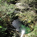 Wasserfall in teifgrüne Wasser