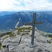 Pizzo di Claro, Gipfelkreuz - mit dem neueren Bergsturz unterhalb der Cima d'Aspra