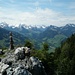Gipfel 1422 m (Fliederhorn?). Nicht so sehr frequentiert wie das Sunnighorn - es liesse sich gut verweilen...
