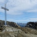 Grosse Huwetz, Gipfelkreuz - mit Blick zum fünf Meter höheren Steinmann ...