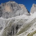 Zusehends anstrengend zieht sich der Weiterweg unter der Cima Roma dahin Richtung Bocca del Tuckett, um dann .....