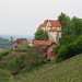 Weingut Schloss Staufenberg von hinten und Blick ins Rheintal
