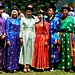 traditionelle burjatische Trachten auf einem Volksfest im Tunka-Tal, nahe der mongolischen Grenze