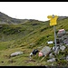 Wegweiser unterhalb der Medalscharte am Pinzgauer Spaziergang, Kitzbühler Alpen, Österreich