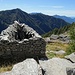 ... hier, auf Alpe Lòcia: der Zerfall weit fortgeschritten ...