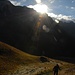 Jacky im Aufstieg über die Alp Meder; im Hintergrund die Schijenflue
