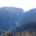 aus dem Süden drängen dicke Wolken über den Gotthardpass ...