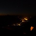 überweltigender Blick ins Tal in der Nacht