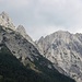Blick zur kleinen <a href="http://www.hikr.org/tour/post22670.html">Hüttenspitze</a> unterhalb mächtiger Karwendelberge