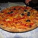 Zum Abendessen gibt`s heute Pizza Bomba (sehr scharf und gut) ...<br /><br />A cena oggi c`è una pizza Bomba (molto piccante e buona) ...