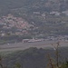 Elba hat auch einen Flugplatz, nämlich in Campo nell`Elba.<br /><br />Sull`Elba c`è anche un aereoporto, cioè a Campo nell`Elba.