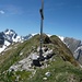 Marwees - Gipfelkreuz mit Gipfelbuchschatulle 1991 m, dahinter Altmann und Säntis