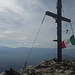 Der Gipfel des Serra di Celano. Der Monte Viglio in den Simbruinischen Bergen hat inzwischen mit Bewölkung zu kämpfen.