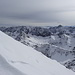 Hinter der Heiterwand die Stubaier Alpen.