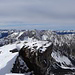 Hinter den Kreuzspitzen der Hochvogel.