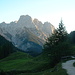 Von Hirschbichl kann man schön auf die Südwände der Reiter Alpe schauen.