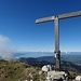 fantastischer Ausblick - am "lädierten" Gipfelkreuz vorbei zum Lac Léman