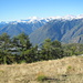 Blick zu den eingeschneiten Walliser Viertausendern