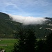 Von der Zentralschweiz her schwappt der Nebel über den Brünigpass.