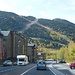 wieder in Andorra; Durchfahrt durch eines der zahlreichen (Ski-)Dörfer