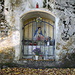 An der Ovčácká kaplička - Die kleine Kapelle befindet sich in unmittelbarer Nähe der Svitávka-Brücke. Auch hier gibt es übrigens wieder unzählige Infotafeln des Lehrpfads. 