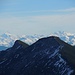 Prominenz im Alpenhauptkamm hinter den beiden Gipfeln des [http://www.hikr.org/tour/post64422.html Schneidjochs]