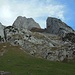 Die steilen Wände der Alpinwandergipfel Moor und Tristen en detail