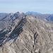 Im Osten ist die Zugspitze doch deutlich höher als alle anderen Berge; die bislang markante Marchspitze fällt nicht mehr auf.