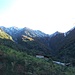 Val Teia. Im Hintergrund Cima della Trosa und Madone