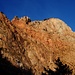 Couches Rouges, die rötlichen Felsen im Gipfelbereich des Grossen Mythen (1899 m).