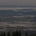 [http://f.hikr.org/files/1284395.jpg Spielzeugdörfer] im Nebel: das Voralpenland.<br /><br />[http://f.hikr.org/files/1284395.jpg Paesi di gioccatolo] nella nebbia: la pianura prealpina.