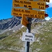Tag 2 > Wegweiser auf dem Flesspass / Pass da Fless (2457 m).
