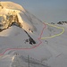 Die aktuelle Spur (rot) führt nahe am Eisabbruch vorbei. Die eigentliche Route gemäss Führer verläuft ungefähr hier (gelb)