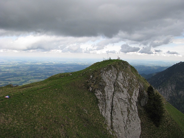 Kapellengipfel (NO-Gipfel) am Hochgern im Mai