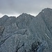 Kaminspitzen und Kemacher; über den Grat führt der beliebte Innsbrucker Klettersteig.