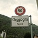 <br />In Chiggiogna hält das Postauto. Wir steigen aus.<br /><br />Aber bevor wir zu den Heiden hinauf steigen, <br />laufen wir in Chiggiogna herum.<br /><br />Chiggiogna ist nämlich ein sehr schönes Dorf.<br /><br />Es gibt da allerlei Schönes zu sehen.