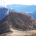 [http://www.hikr.org/tour/post64368.html Mottone e Pizzo Zucchero]. In primo piano l'Alpe Saléi.