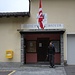 <b>Partiamo dal parcheggio superiore di Cimadera (1105 m), alle 8:12 in punto. <br />Sulla Casa comunale dal 14 aprile 2013 svetta la bandiera di Lugano.</b>
