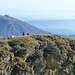 Ultimi metri prima della cima del Palit, dietro a sinistra appare il Monte Gregorio.