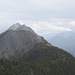 Blick vom Sanson Peak über den Kamm zum Hauptgipfel von Sulphur Mountain.