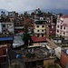 Das ist der zentrale Stadtteil von Kathmandu, genannt Thamel. Hier tümmeln sich hunderte von Touristen, Bettler, Verkäufer usw. Südlich davon liegt der berühmte Durbar Square, ein indisches, mit Tempel bebauenes Viertel. Der Monsun hat dieses Jahr viel Regen gebracht und v.a. war er lang anhaltend. Somit geht der Monsun dieses Jahr fast ganzheitlich in die winterliche Kühlzeit über. 