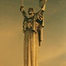 Foto von meiner ersten Reise in die Ukraine im Juli 1997:<br /><br />Das höchste Denkmal in der Ukraine ist in das Mutterheimat-Denkmal (Батьківщина-Мати / Bat’kivščyna-Maty) in der Hauptstadt Київ (Kyjiv). Die 62m hohe Statue auf einem 40m hohen Sockel wurde zum Gedenken an den Grossen Vaterländischen Krieg (2. Welkrieg) 1981 durch den sowjetischen Parteichef Леонид Брежнев (Leonid Brešnev) eingeweiht.