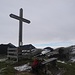 Das stolze Gipfelkreuz des Brennkopfs - hier führt eine ideale Einsteigerskitour von der Schwemm herauf