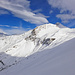 Mäderhorn West, das tagsdarauf von unseren Kollegen mit Spuren verziert wurde. Hinten schaut noch die klangvolle Punta Terrarossa hervor.