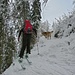 Der Aufstieg durch den Wald - steil, jedoch genügend Schnee