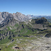 Vom Naafkopf genießt man ein Traumhaftes Rundum-Panorama. Im Osten dominiert das Massiv der Schesaplana. Am Horizont die vergletscherte Silvretta.