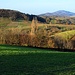 Links der Hemsberg, hinten der kleine Hügel des Auerbacher Schlosses und rechts davon der Melibokus