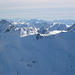 Blick in die Dolomiten: in Bildmitte Geislerspitzen u. rechts Sellastock mit dem höchsten Gipfel, Piz Boe.