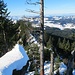 1 Meter höher als der Vermessungspunkt auf Honegg;
Blick zurück zum Westgipfel, übers Mittelland und zum Jura